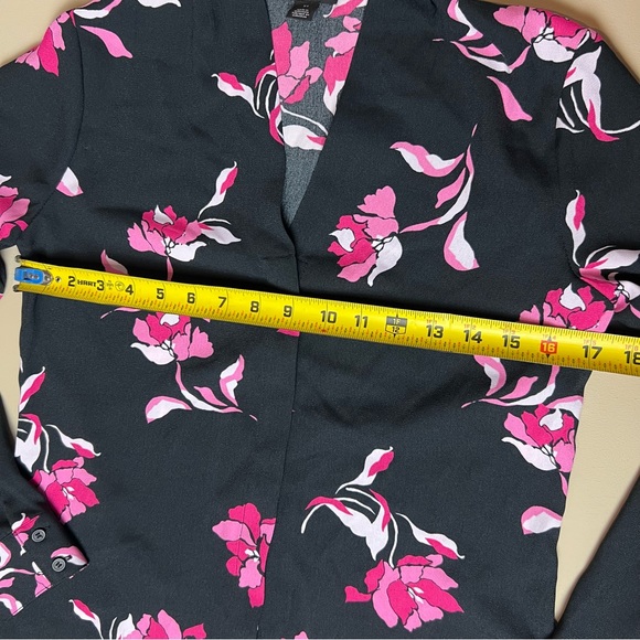4 for $20 Halogen black button down Barbie pink flowers small long sleeve - Picture 8 of 9